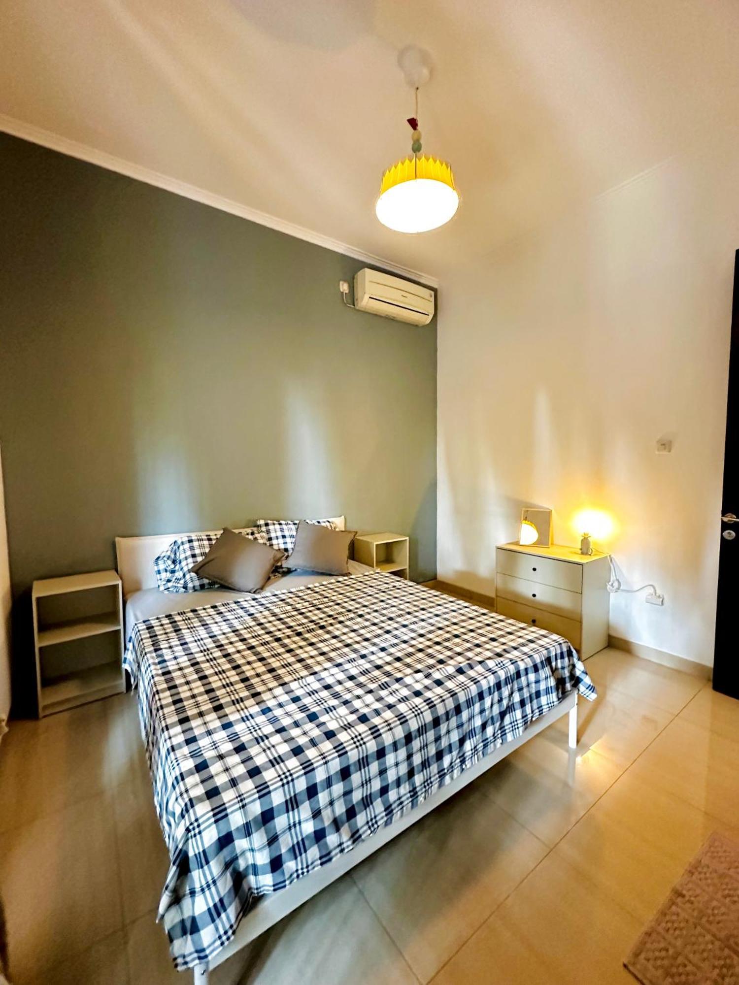 4-Bedroom Home In South Jakarta Nuansa Swadarma Residence By Le Ciel Hospitality Eksteriør bilde